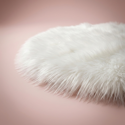 Cloud Round Rug, faux sheepskin strands detail